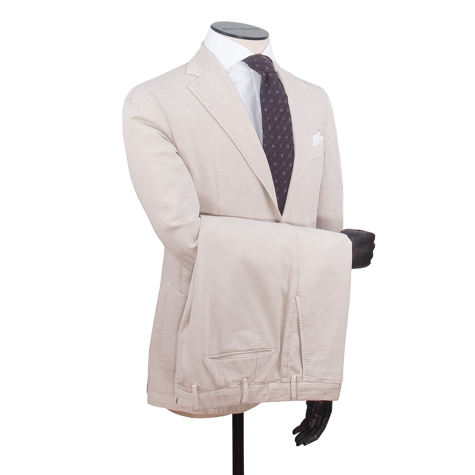 Santaniello summer suit in light sand tone