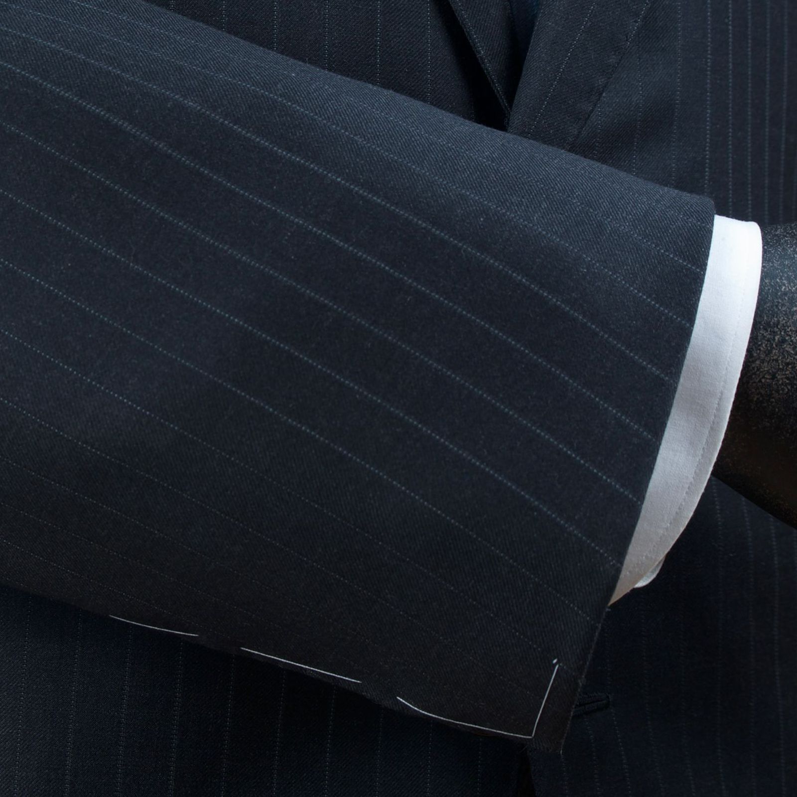 Cesare Attolini Anzug in mittel-grau mit violettem Nadelstreifen