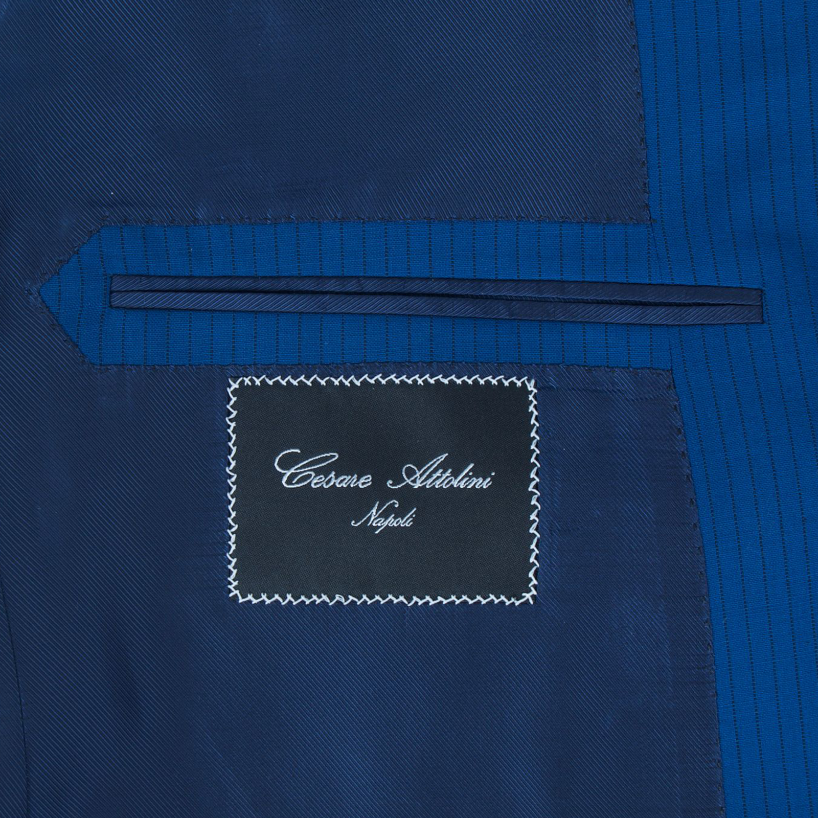 Cesare Attolini Anzug in Königsblau mit dunkelblauem Nadelstreifen