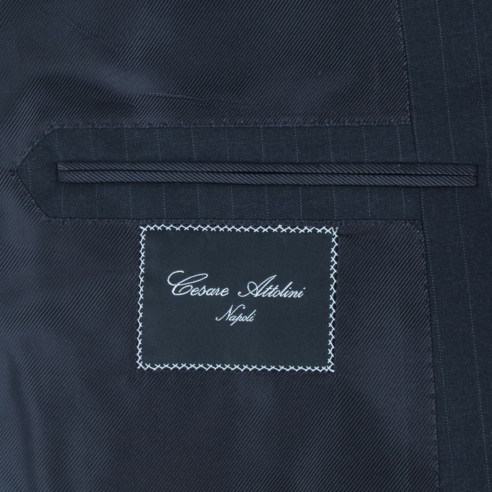 Cesare Attolini Anzug in mittel-grau mit violettem Nadelstreifen