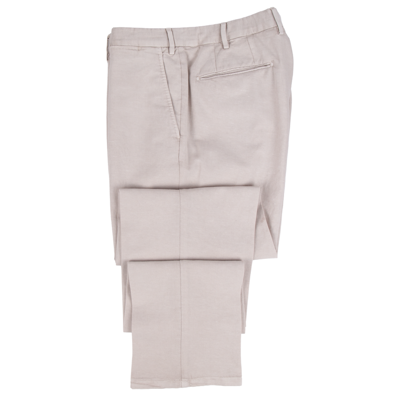 Santaniello summer suit in light sand tone