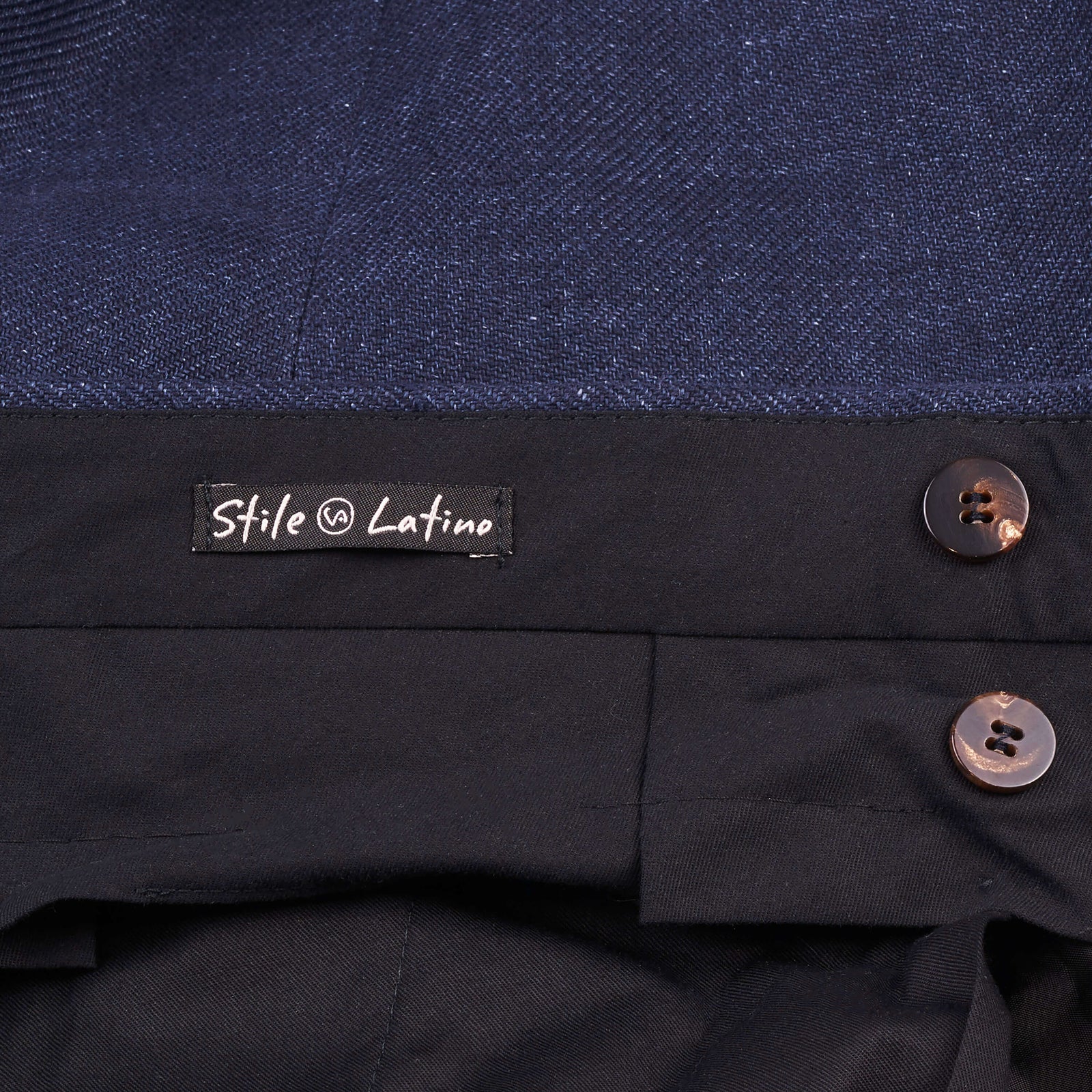 Stile Latino moderner Leinenanzug mit Peakrever
